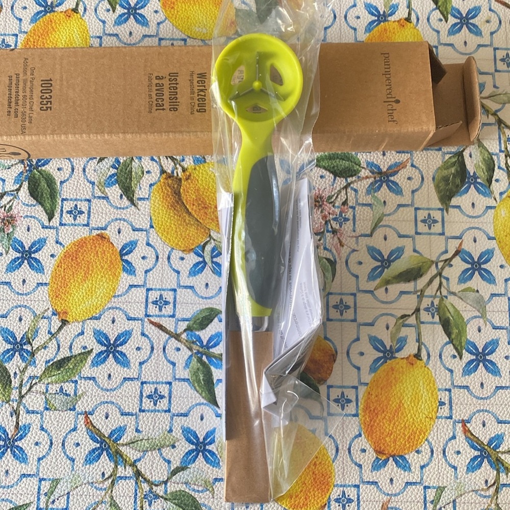 Pampered Chef Avocado Tool